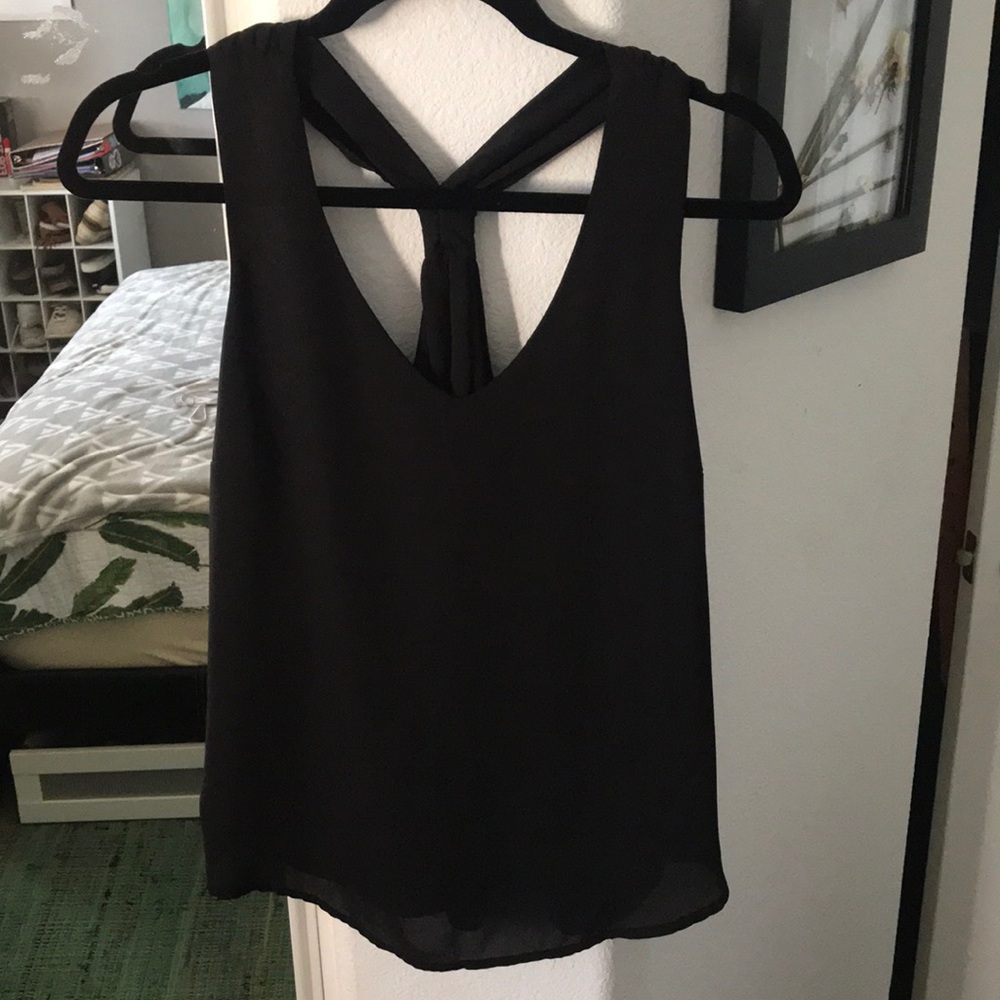 Simple black top